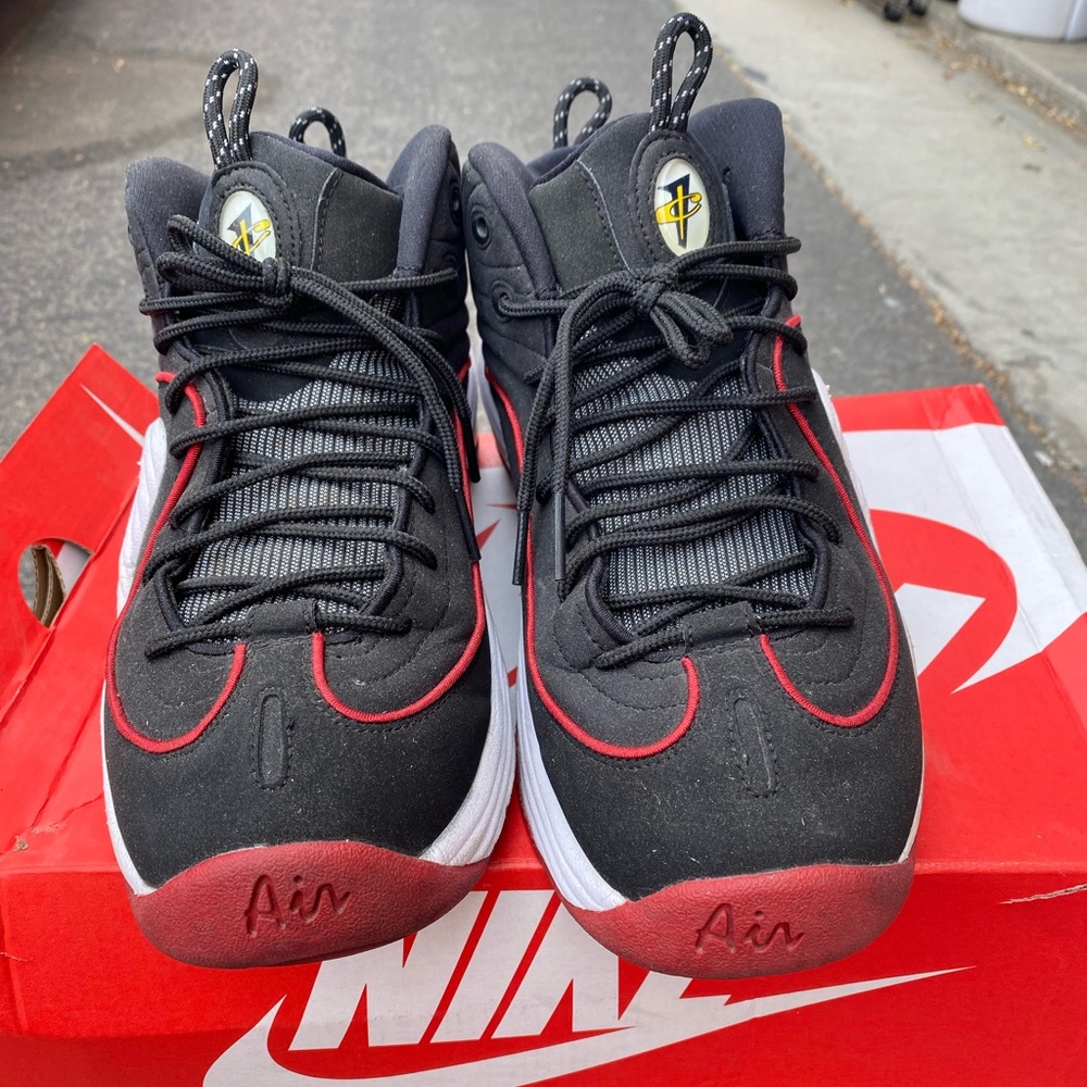 Red black n white penny hardaway 9.5